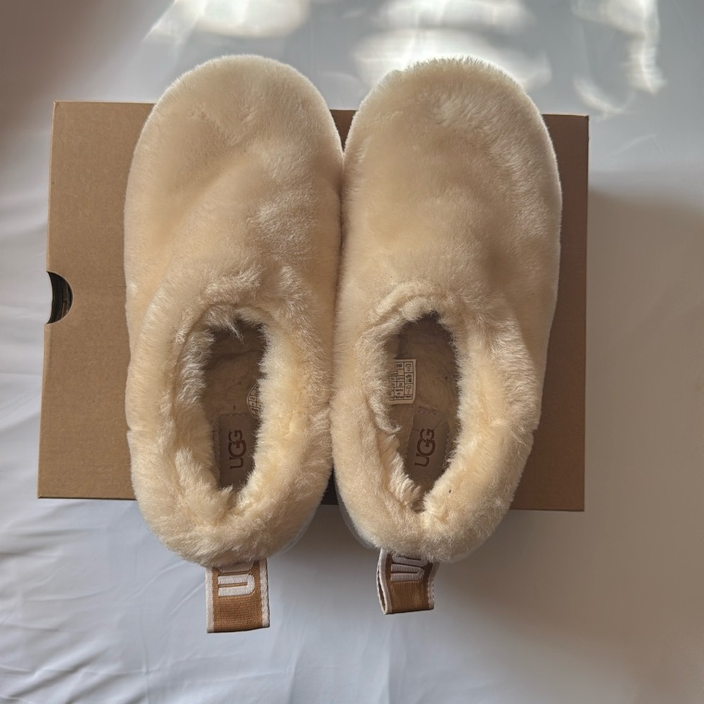 Ugg furry boots/slipper